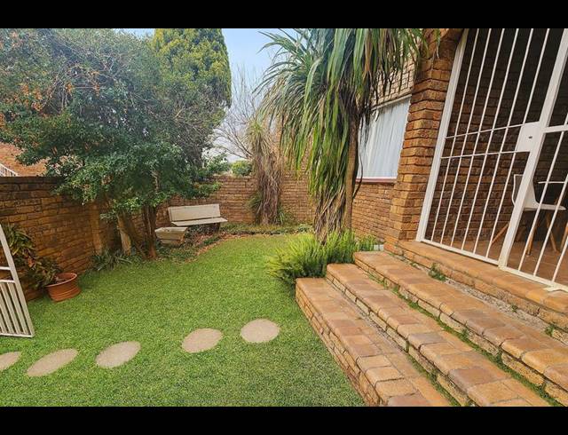 3 BEDROOM TOWNHOUSE FOR SALE IN MORELETAPARK